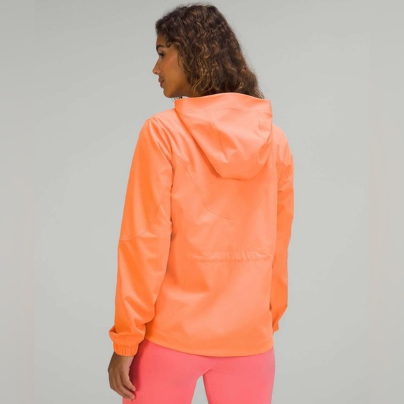 Lululemon Packable Water-Repellent Jacket in Orange Frappe - Picture 3 of 7